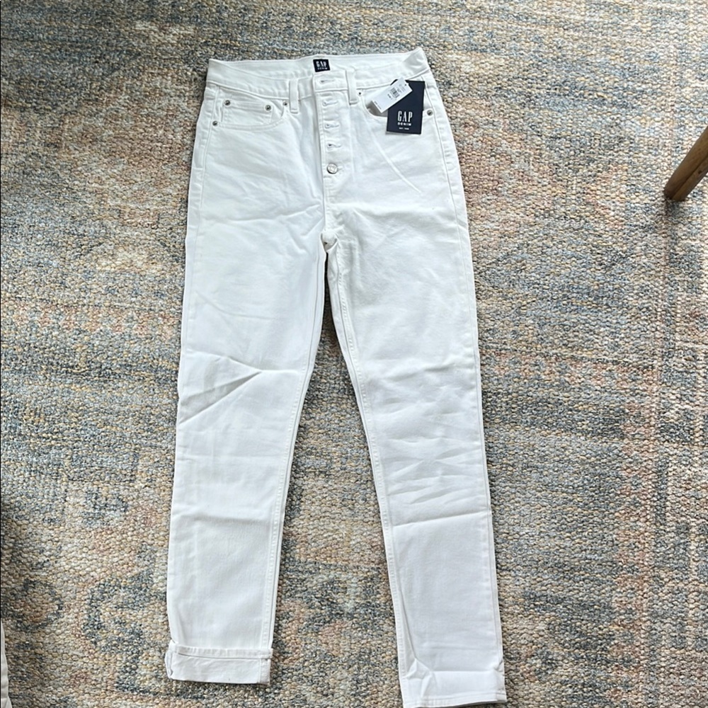 NWT women’s GAP White Button-Fly Cigarette Jeans